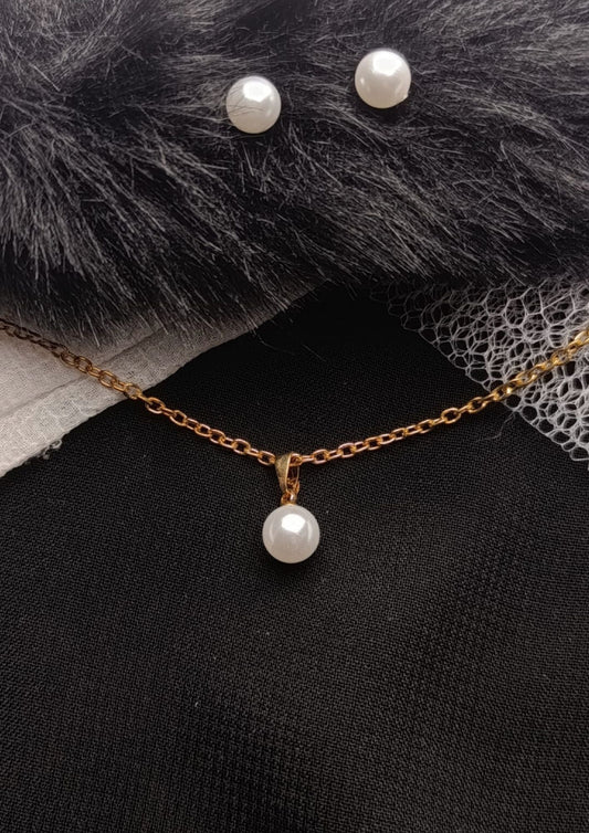 Classic Pearl Necklace & Earring Set